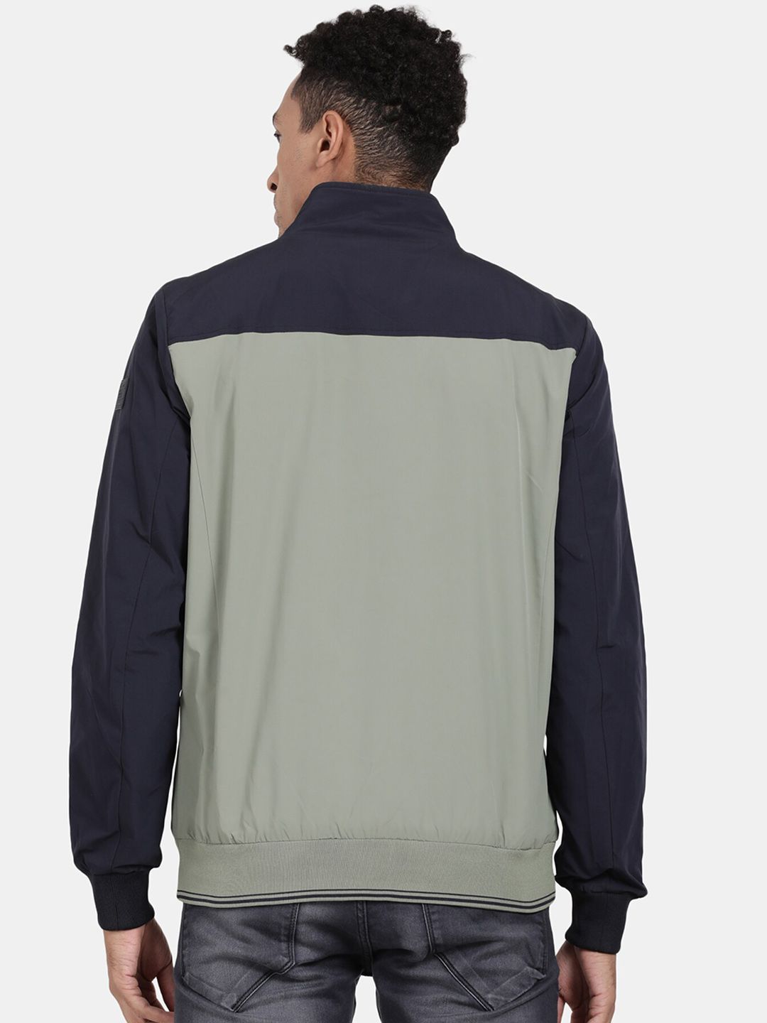 T-Base Sleeveless Puffer Jacket With Quilted Design And Polar Fleece Collar