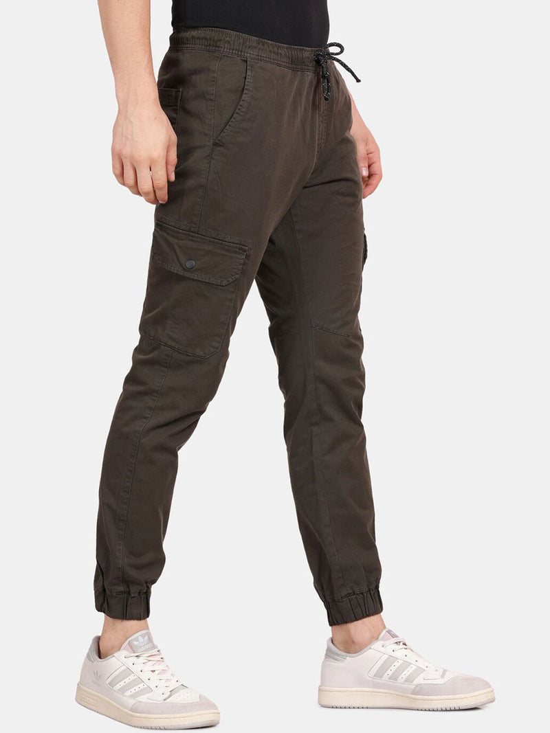 T-Base Men Regular Fit Mid-Rise Joggers Trousers