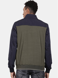 Men Black & Grey Colourblocked Lightweight Puffer Jacket